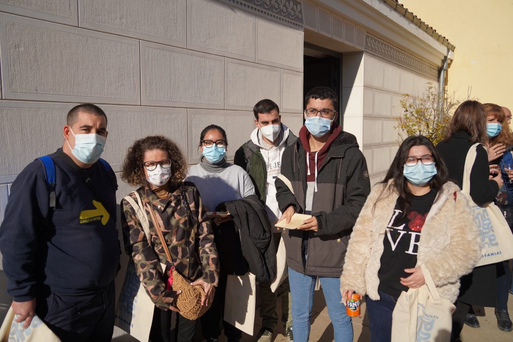 trabajadores de las Unidades Distritales de Chamberí que colaboran en el video y se están formando en accesibilidad