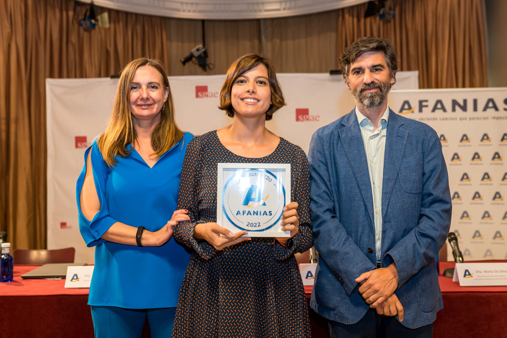 Reconocimiento a Centro municipal de salud comunitaria Chamberí. Recoge  Beatriz Anguita - Enfermera del centro.