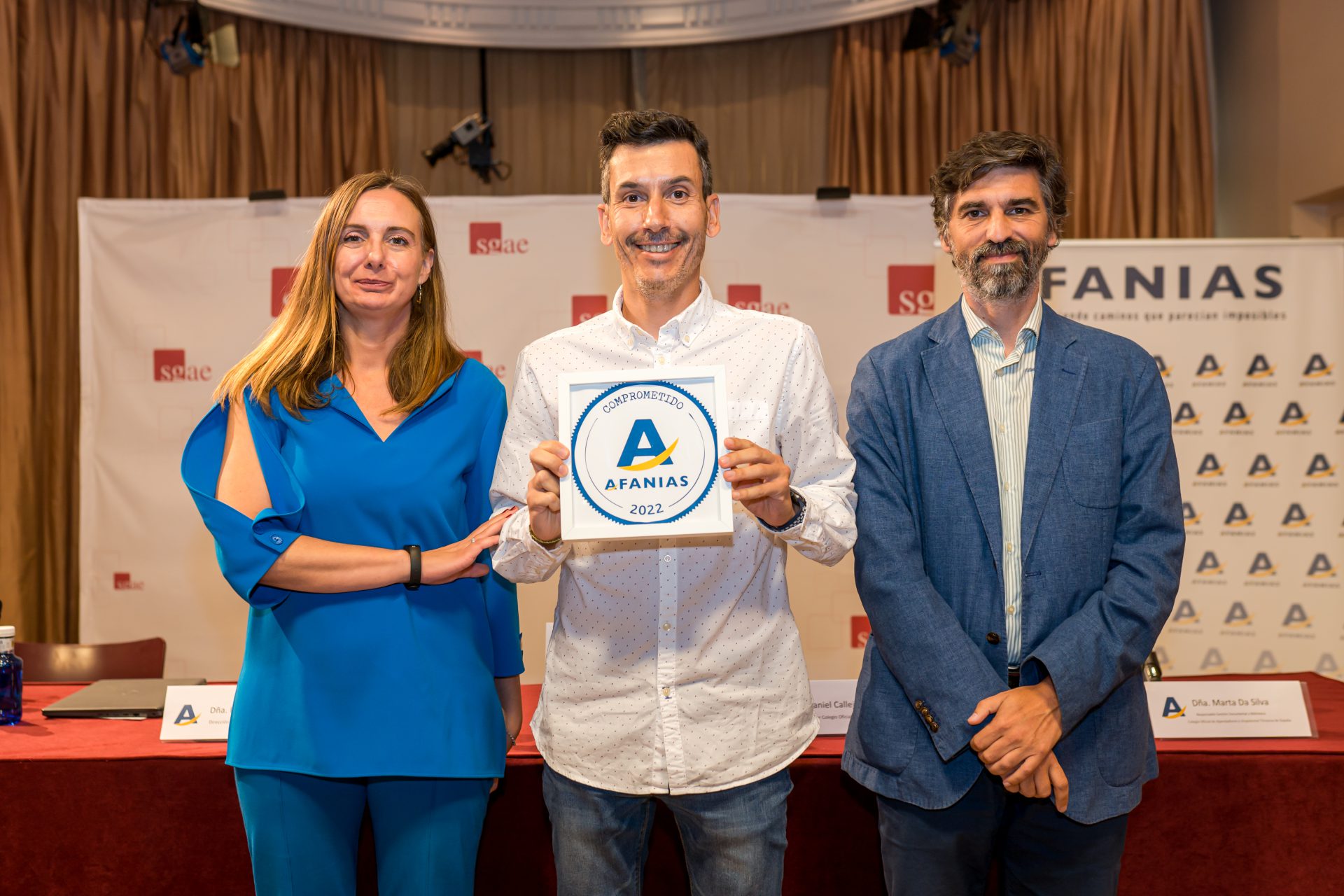 Reconocimiento a Centro municipal de salud Comunitaria. Tetúan. Recoge Iván Sierra - Enfermero del centro.