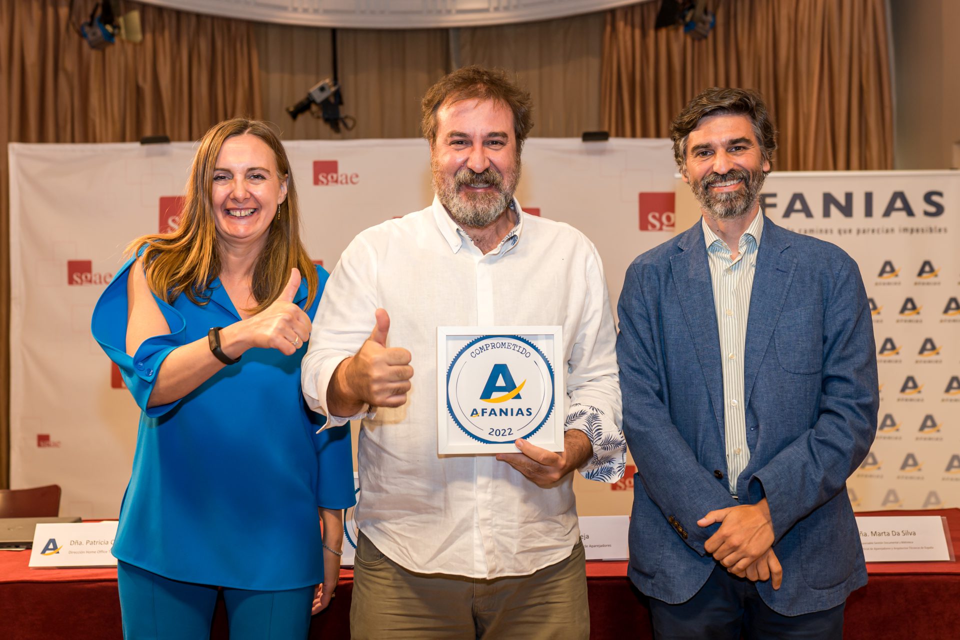 Reconocimiento a Universidad Coplutense de Madrid. Facultad de estudios Estadísticos. Recoge Lorenzo Escot. Coordinador del Observatorio de la Unidad de Igualdad.