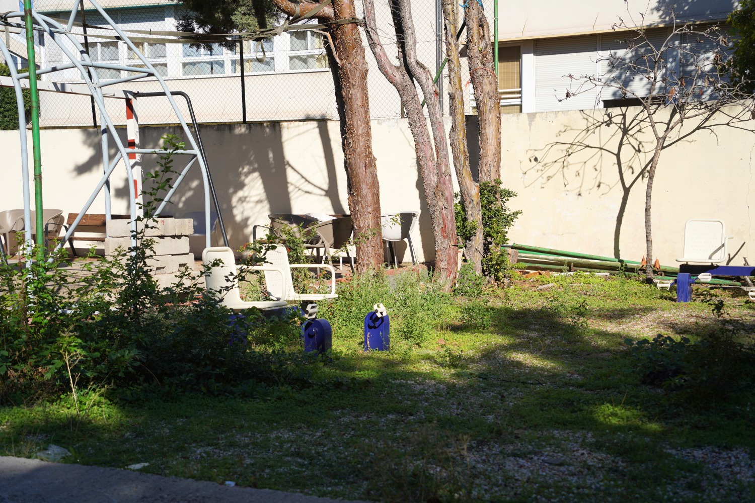 Antes de la colocación de la pérgola y el asfaltado